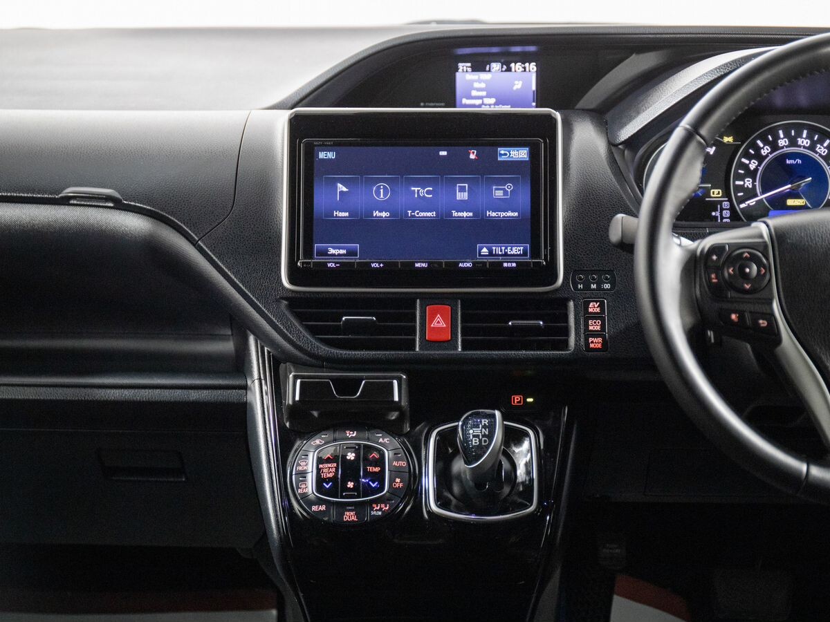 Toyota Noah 2018 - фото автомобиля