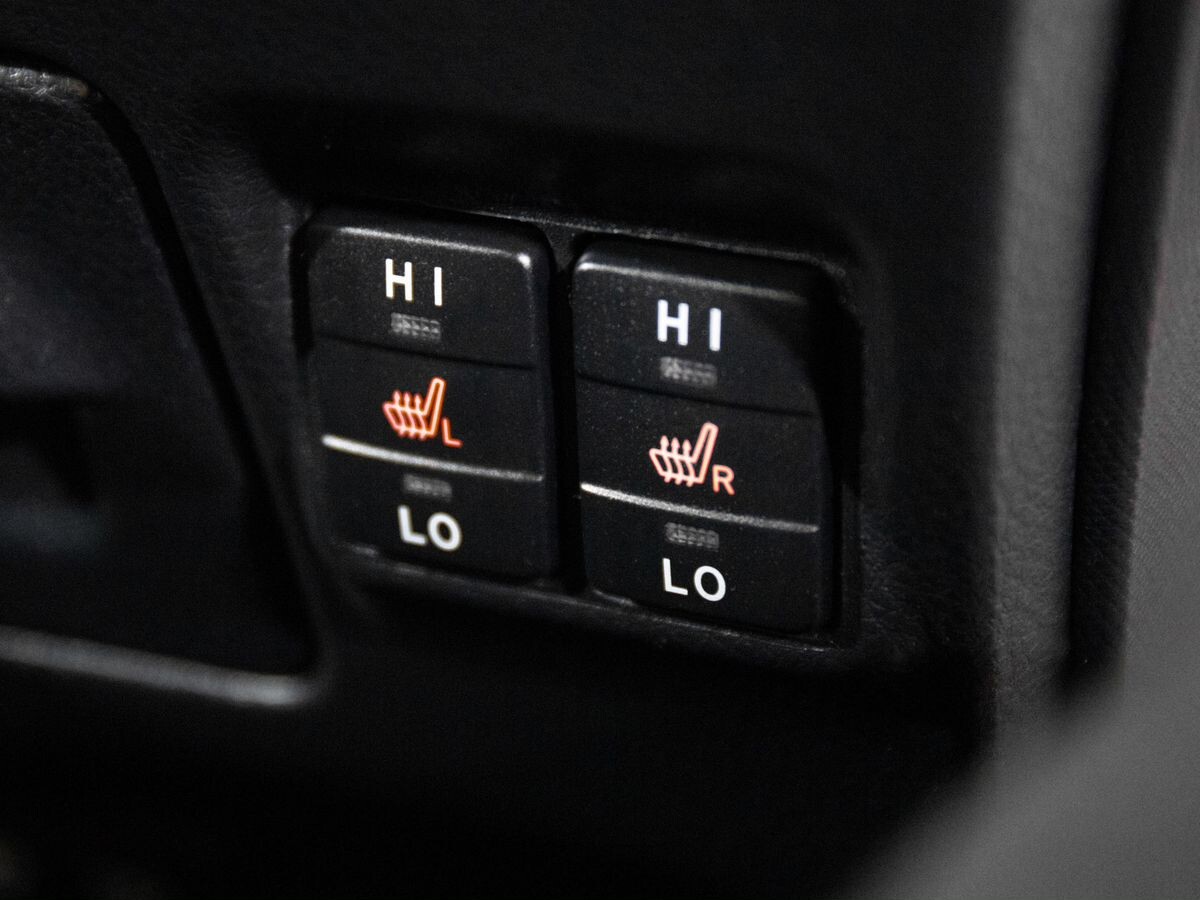 Toyota Noah 2018 - фото автомобиля