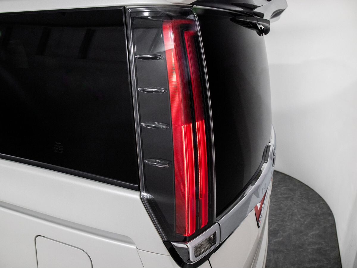 Toyota Noah 2018 - фото автомобиля
