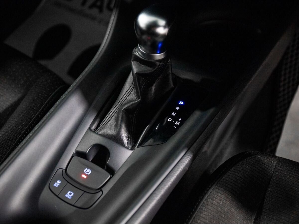 Toyota C-HR 2019 - фото автомобиля