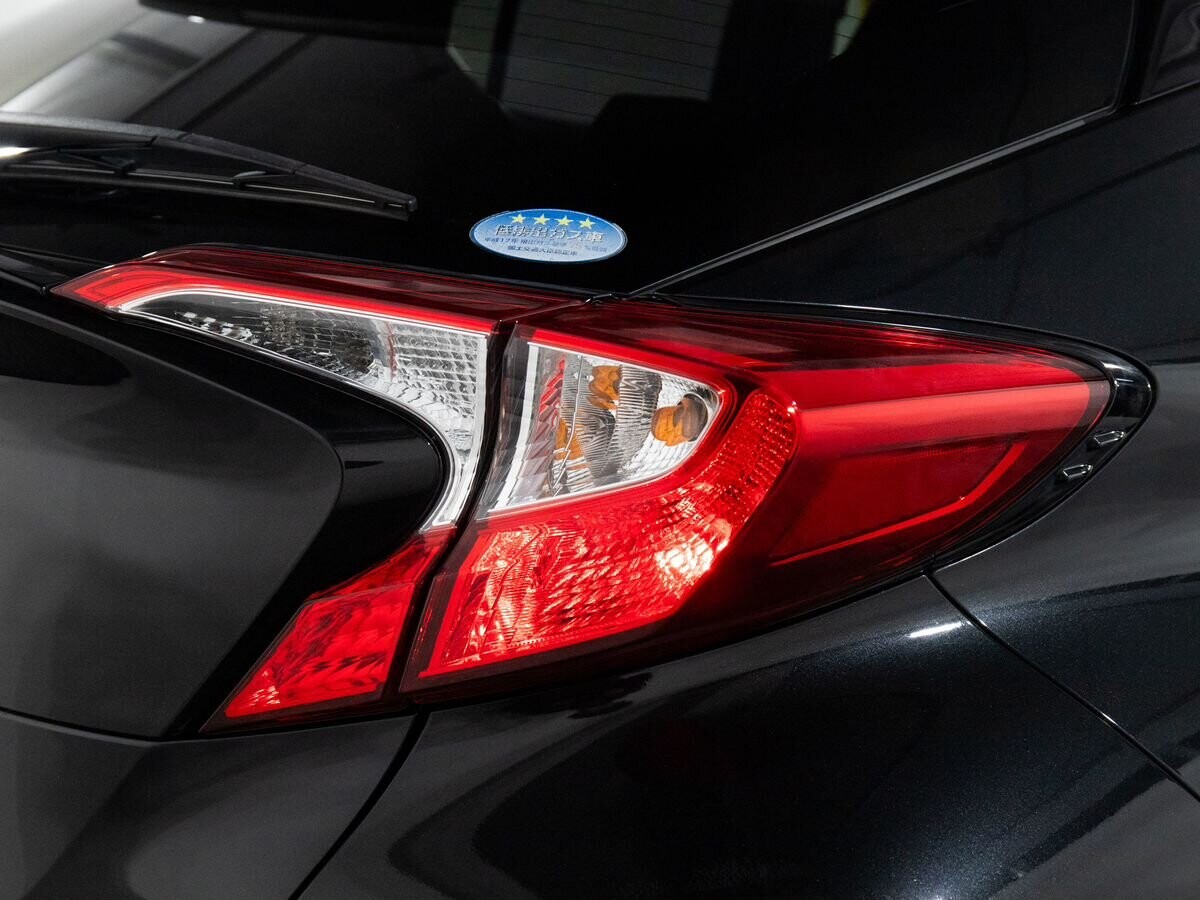 Toyota C-HR 2019 - фото автомобиля