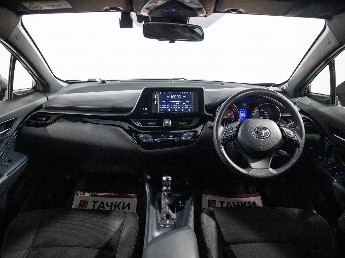 Toyota C-HR 2019 - фото автомобиля