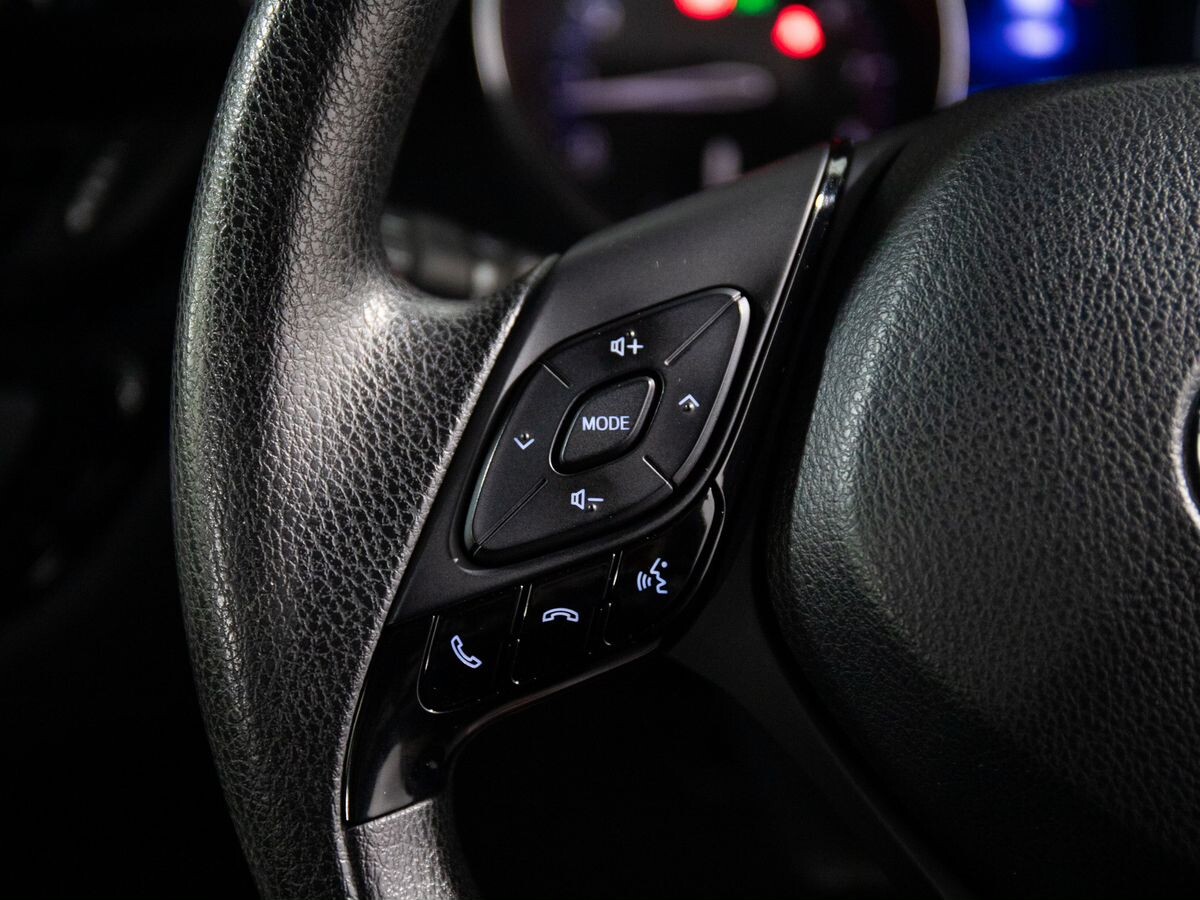 Toyota C-HR 2019 - фото автомобиля