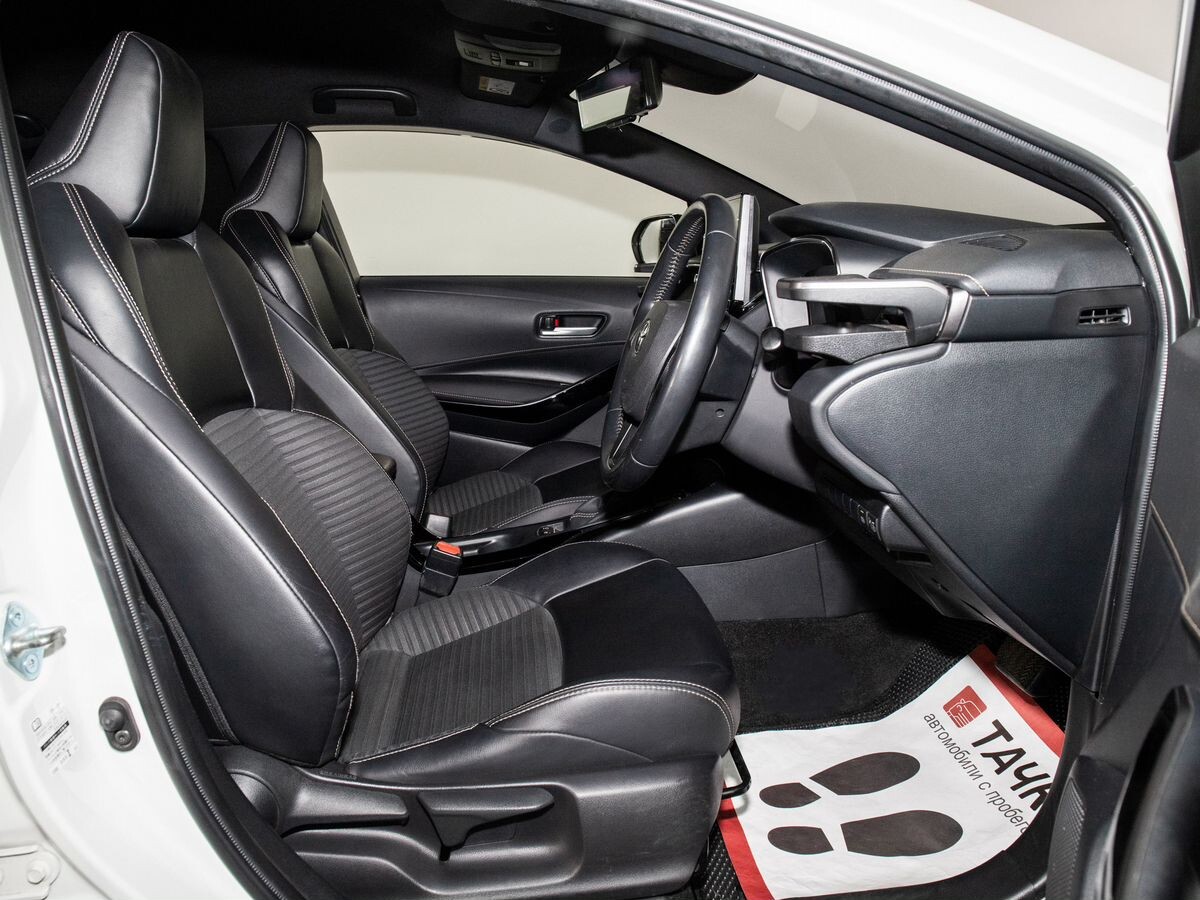 Toyota Corolla 2020 - фото автомобиля