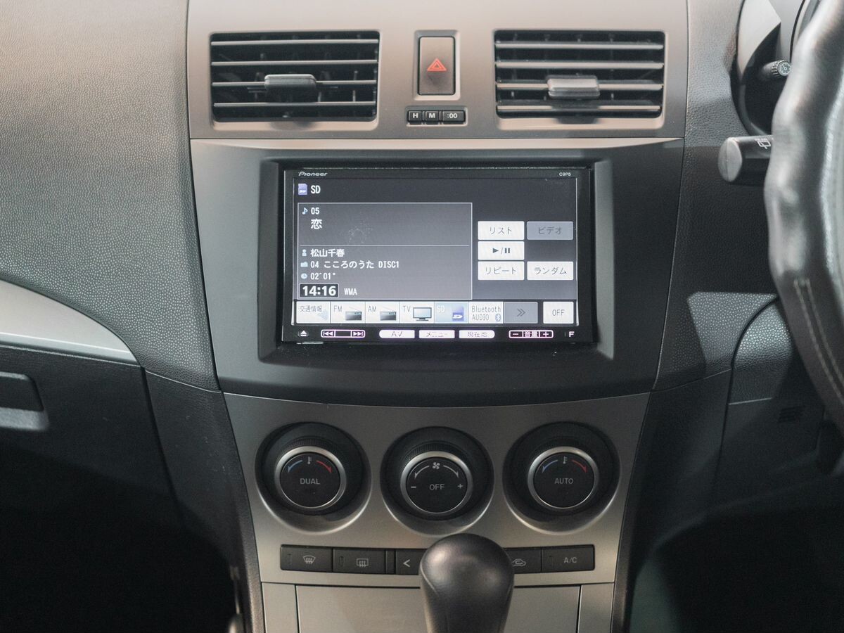 Mazda Axela 2009 - фото автомобиля