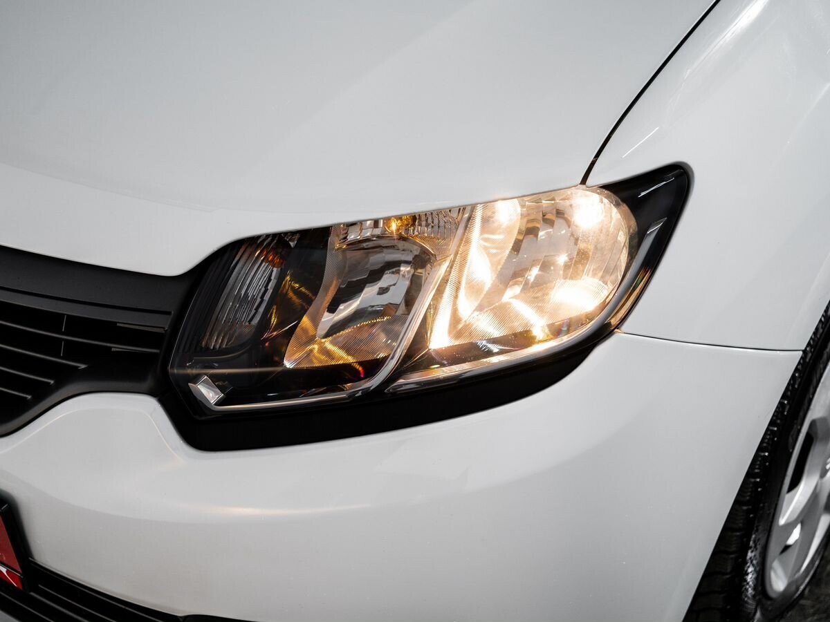 Renault Logan 2017 - фото автомобиля