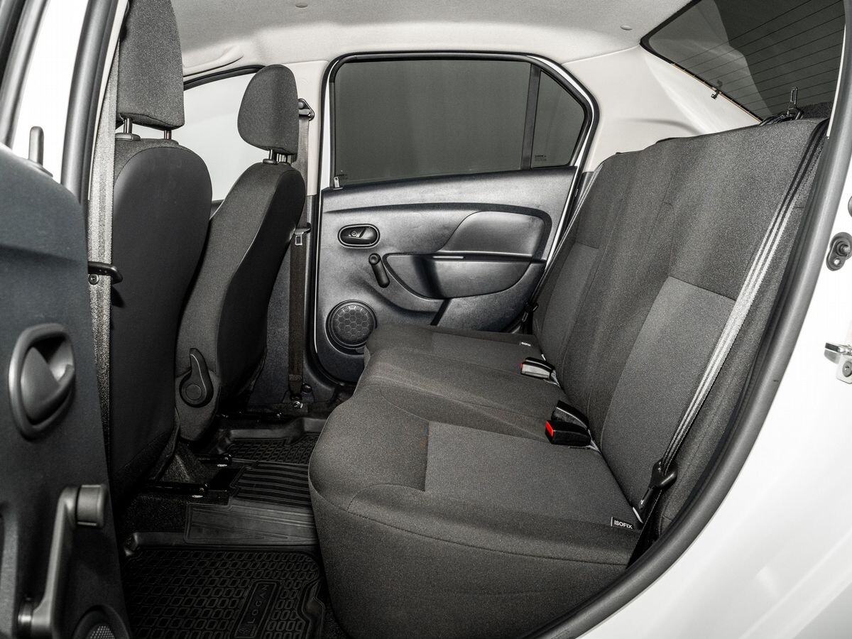 Renault Logan 2017 - фото автомобиля