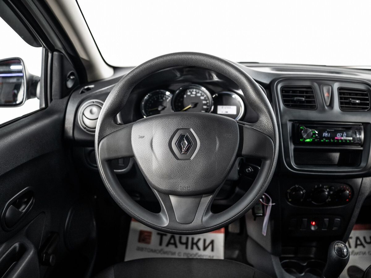 Renault Logan 2017 - фото автомобиля