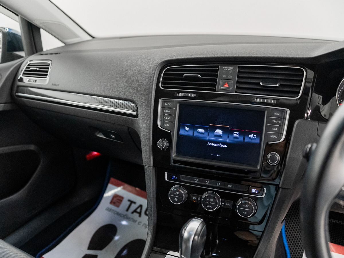 Volkswagen Golf 2015 - фото автомобиля
