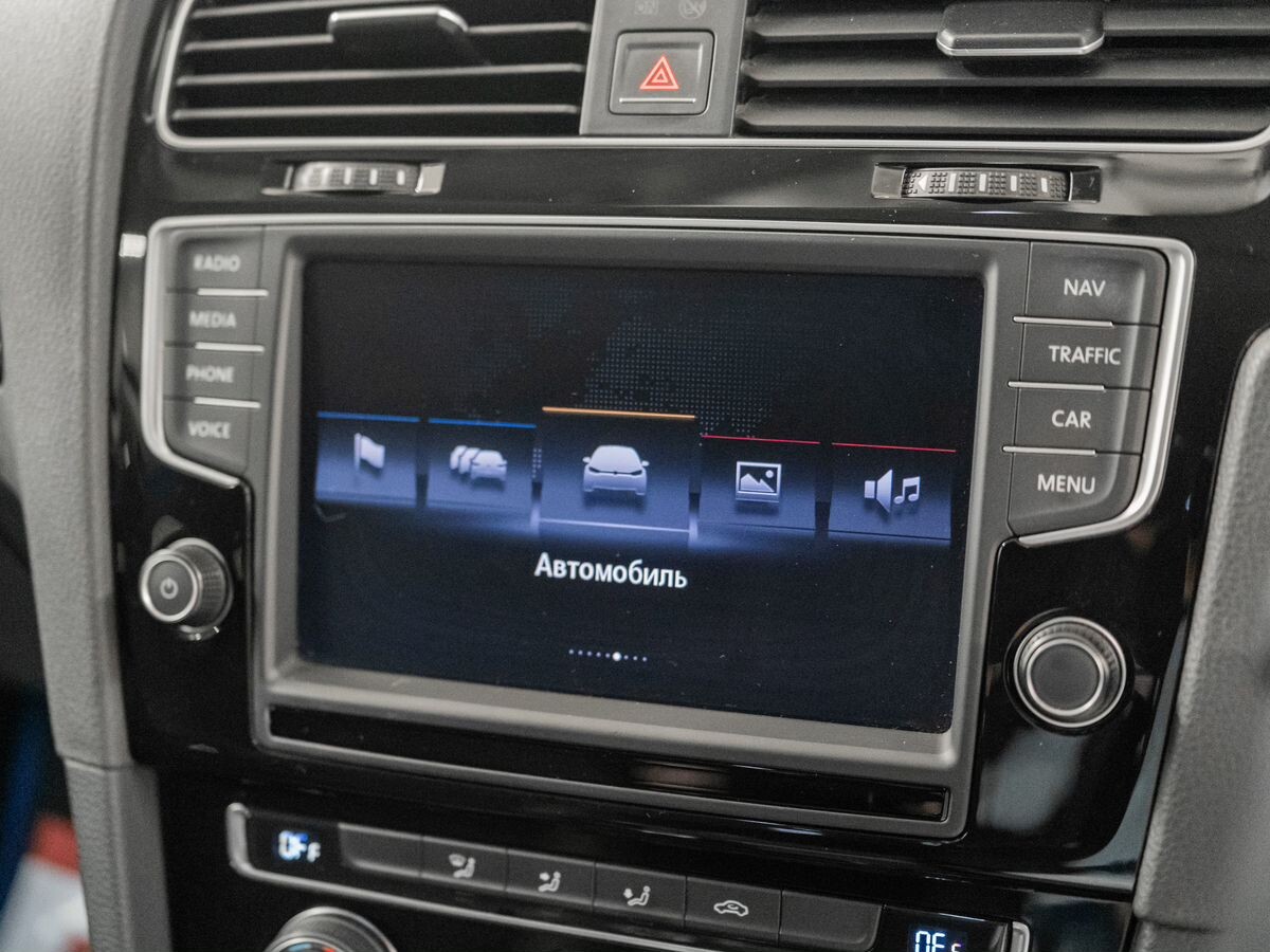 Volkswagen Golf 2015 - фото автомобиля