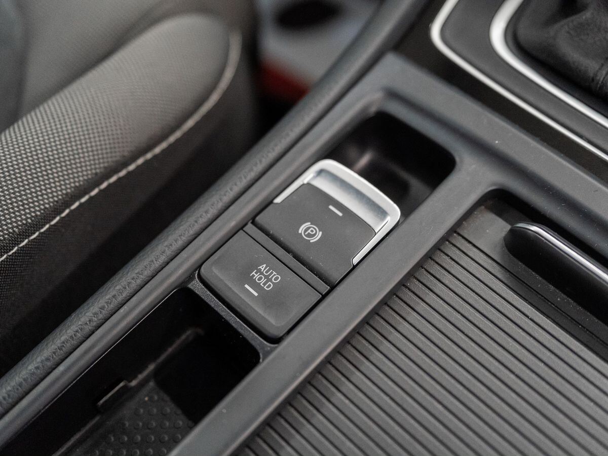 Volkswagen Golf 2015 - фото автомобиля