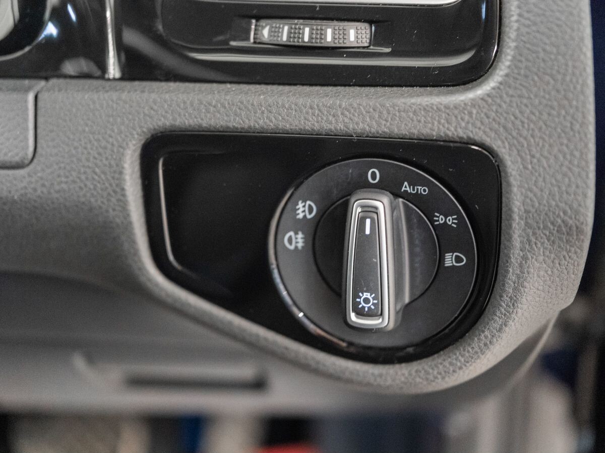 Volkswagen Golf 2015 - фото автомобиля