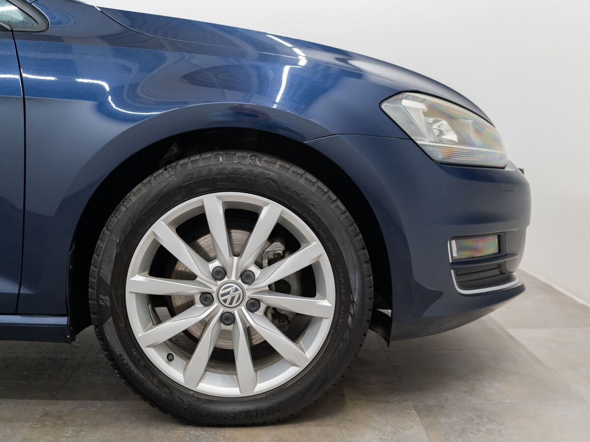 Volkswagen Golf 2015 - фото автомобиля