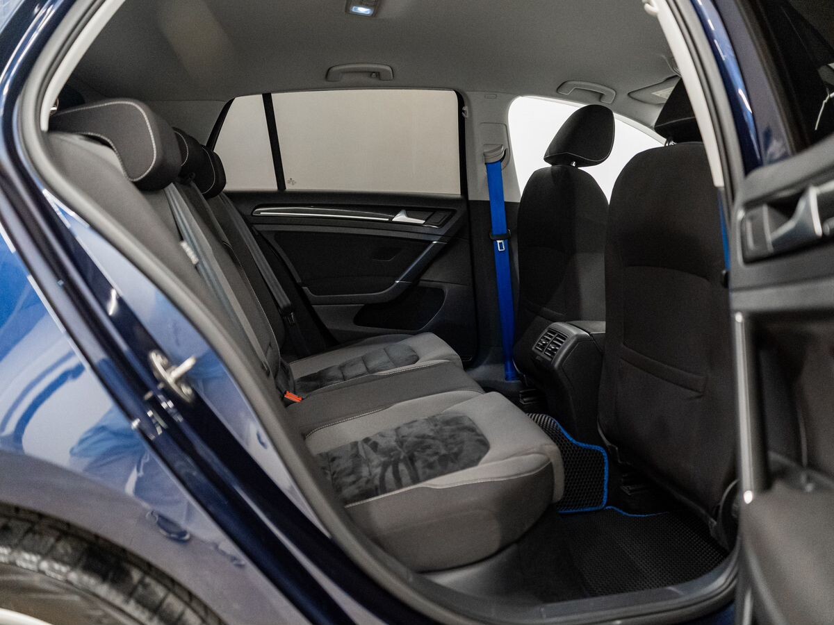 Volkswagen Golf 2015 - фото автомобиля