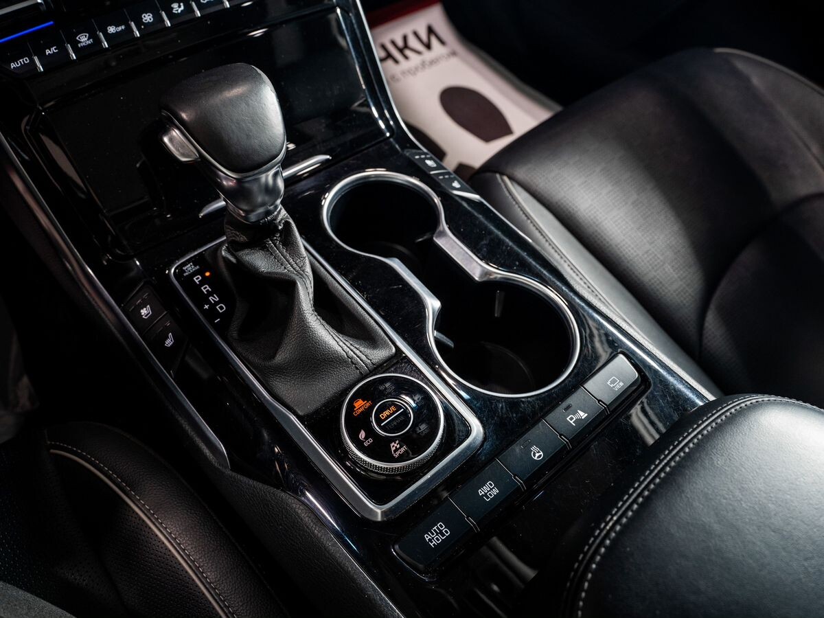Kia Mohave 2020 - фото автомобиля