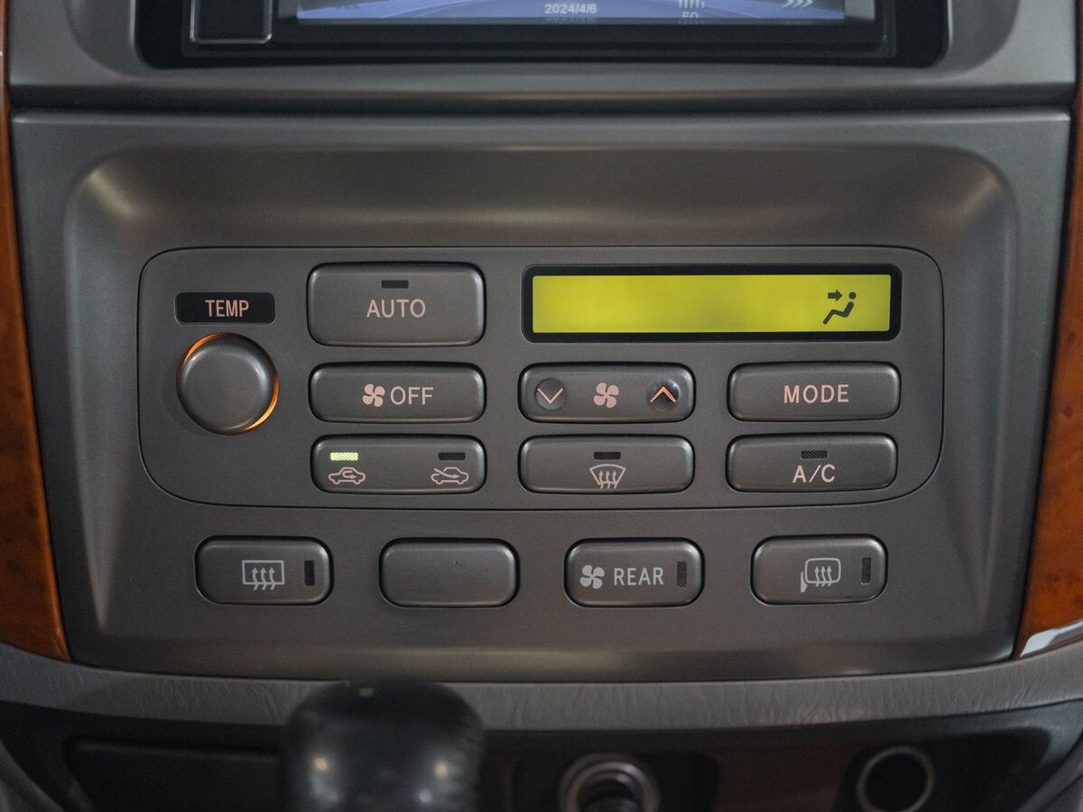 Toyota Land Cruiser 2006 - фото автомобиля
