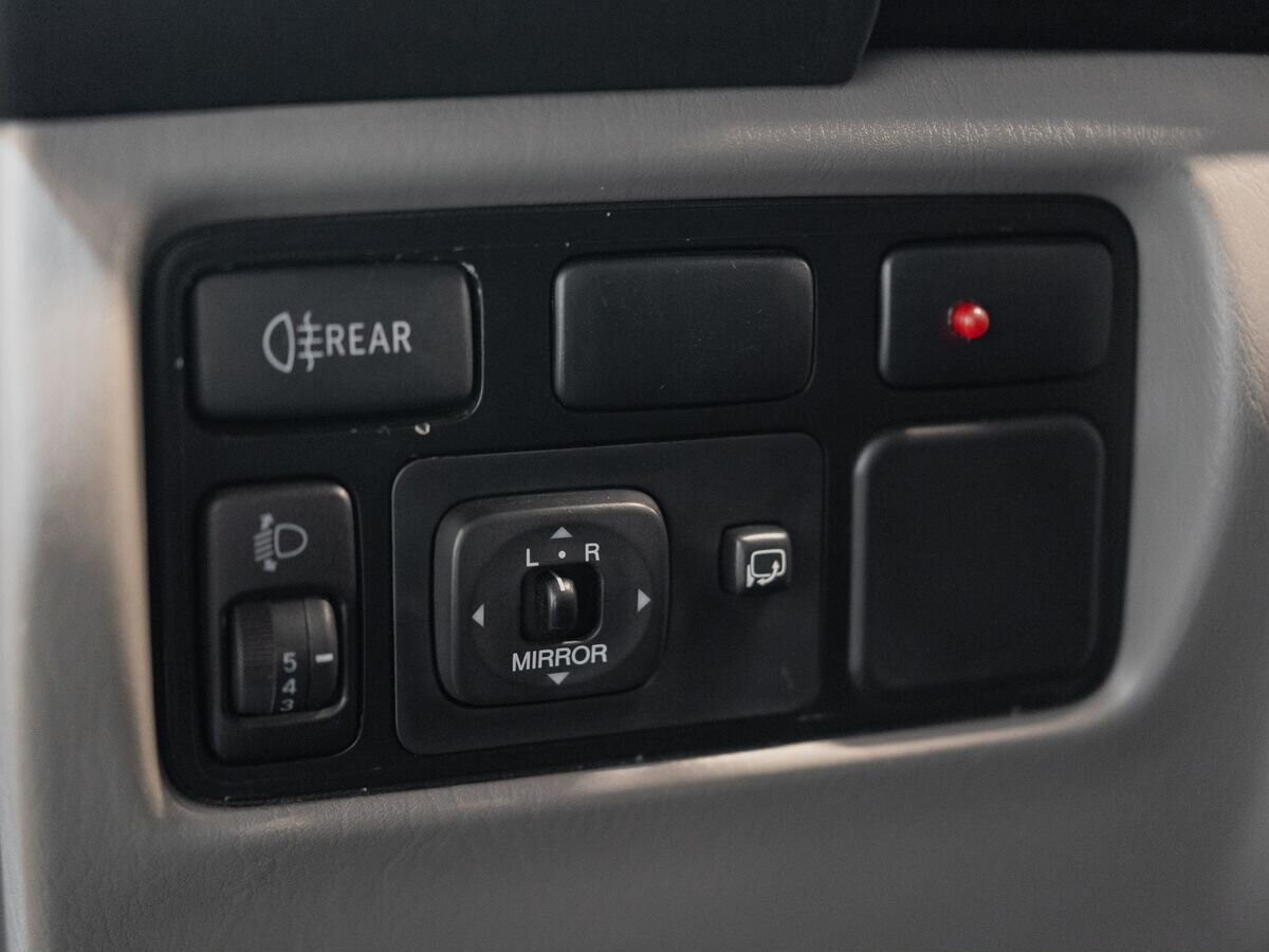 Toyota Land Cruiser 2006 - фото автомобиля