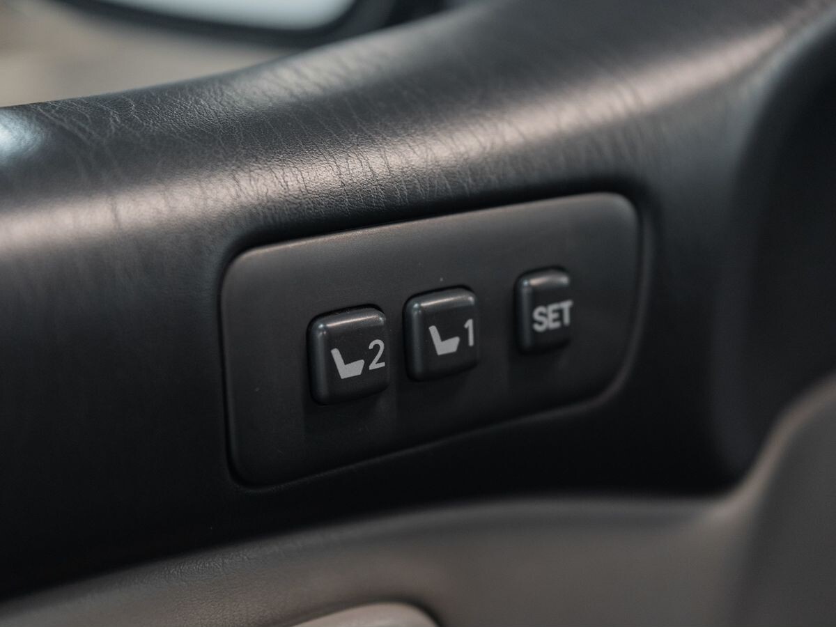 Toyota Land Cruiser 2006 - фото автомобиля