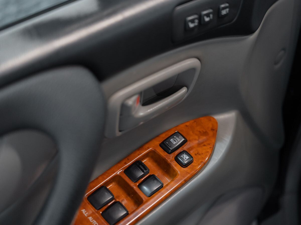 Toyota Land Cruiser 2006 - фото автомобиля