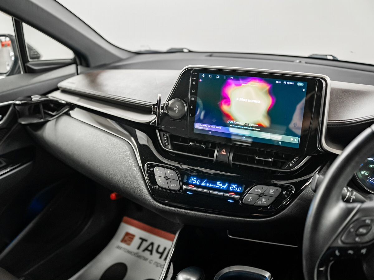 Toyota C-HR 2017 - фото автомобиля