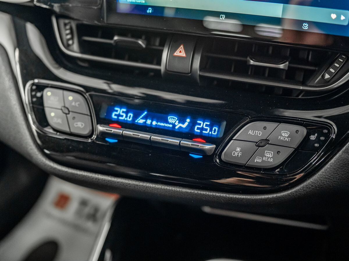 Toyota C-HR 2017 - фото автомобиля