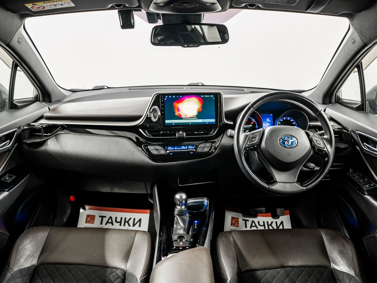 Toyota C-HR 2017 - фото автомобиля