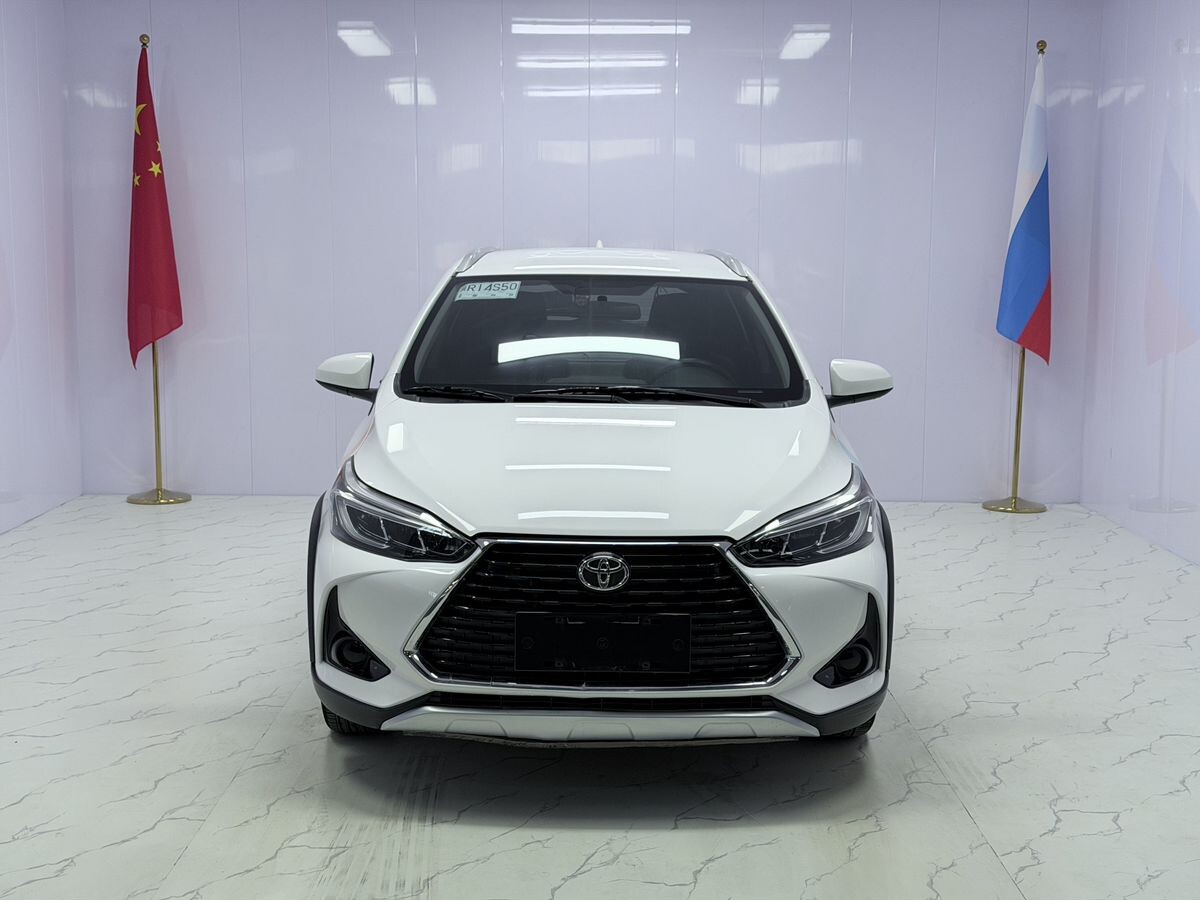 Toyota Yaris 2021 - фото автомобиля