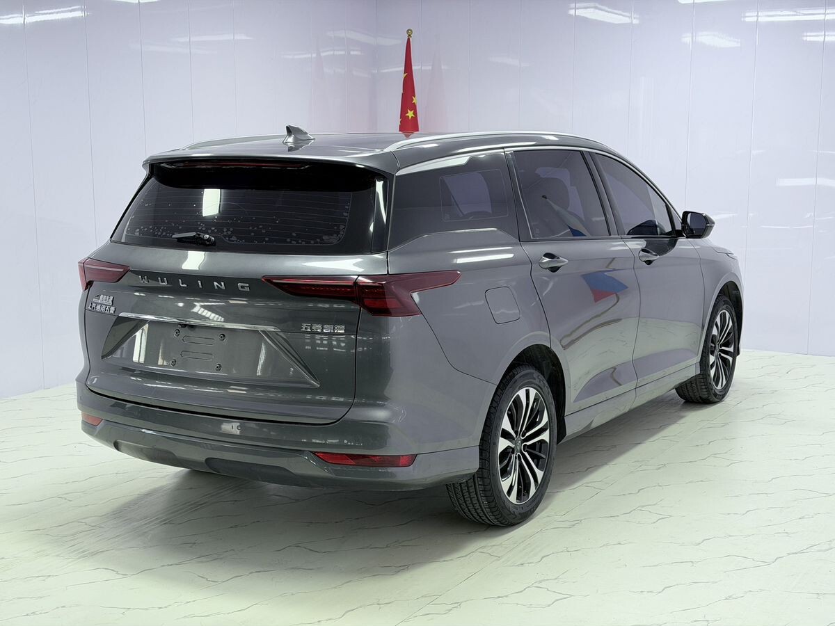 Wuling Victory 2021 - фото автомобиля
