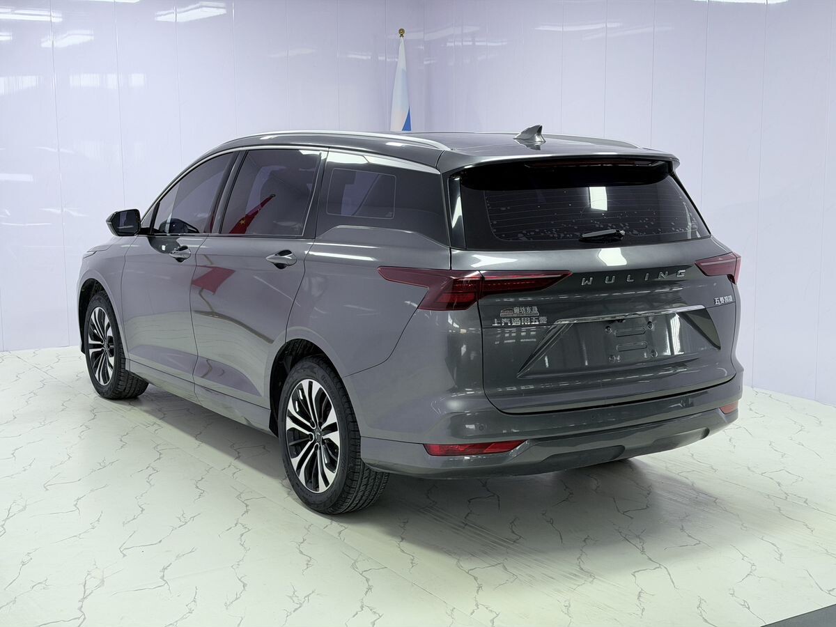 Wuling Victory 2021 - фото автомобиля