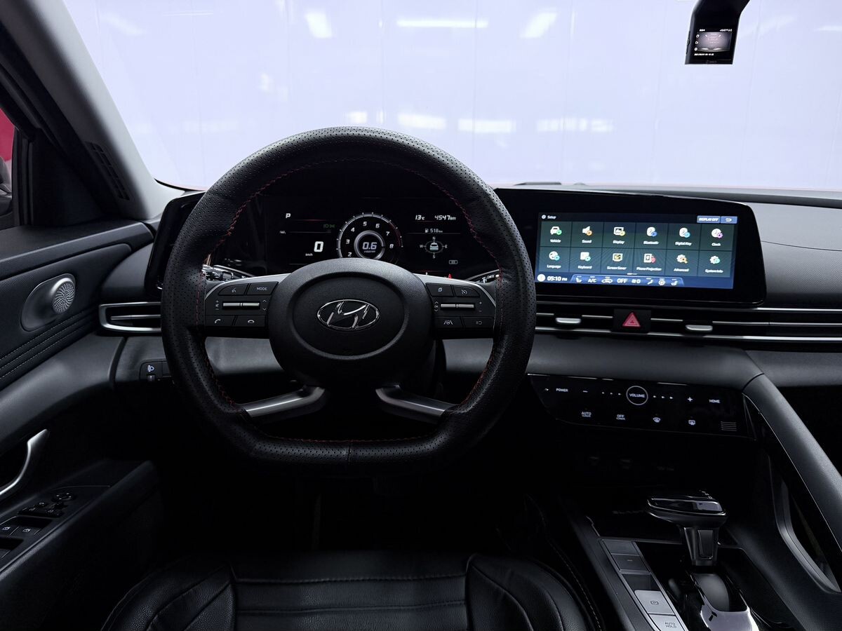 Hyundai Elantra 2022 - фото автомобиля