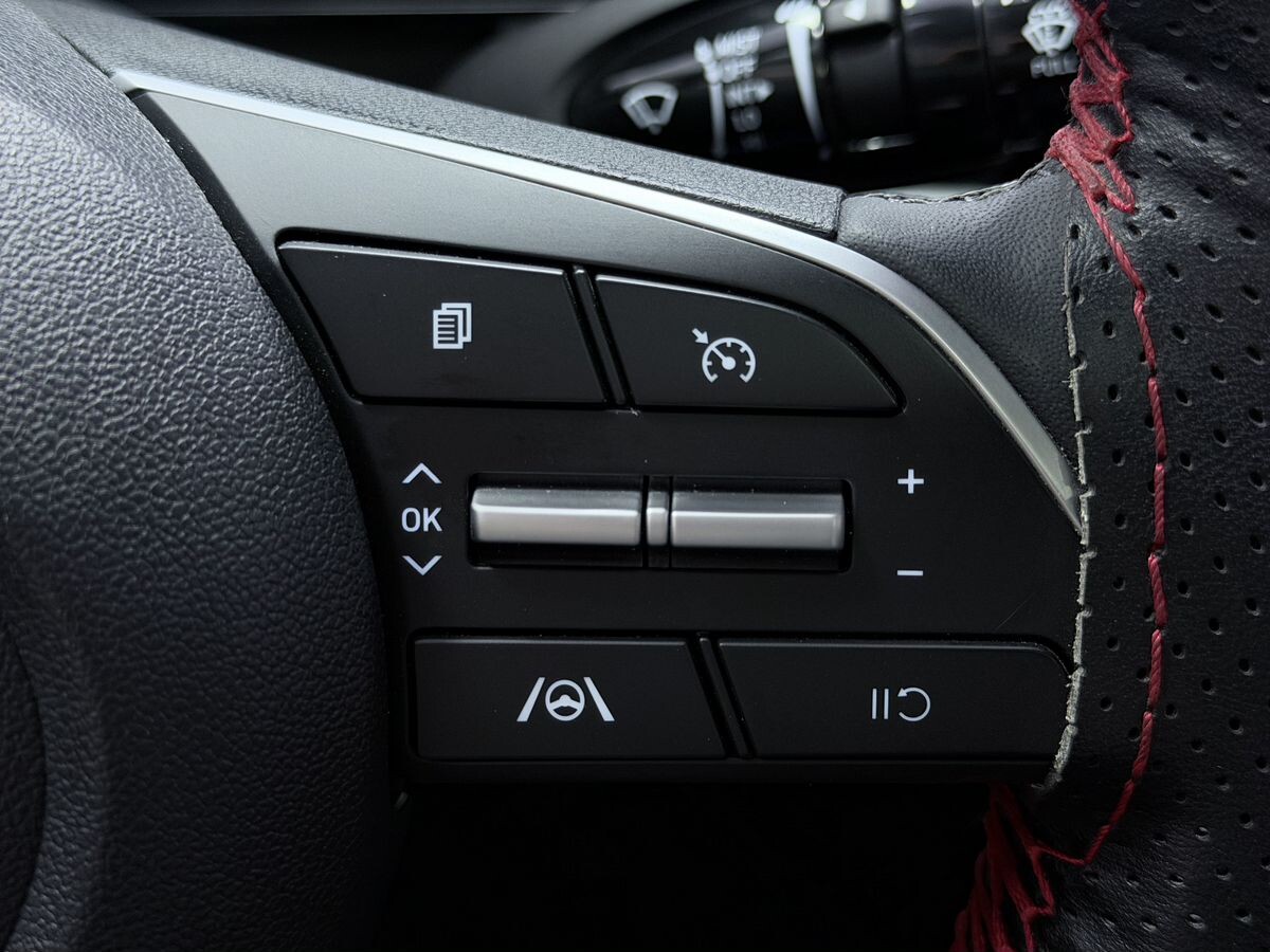 Hyundai Elantra 2022 - фото автомобиля
