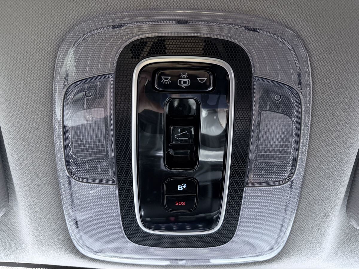 Hyundai Elantra 2022 - фото автомобиля
