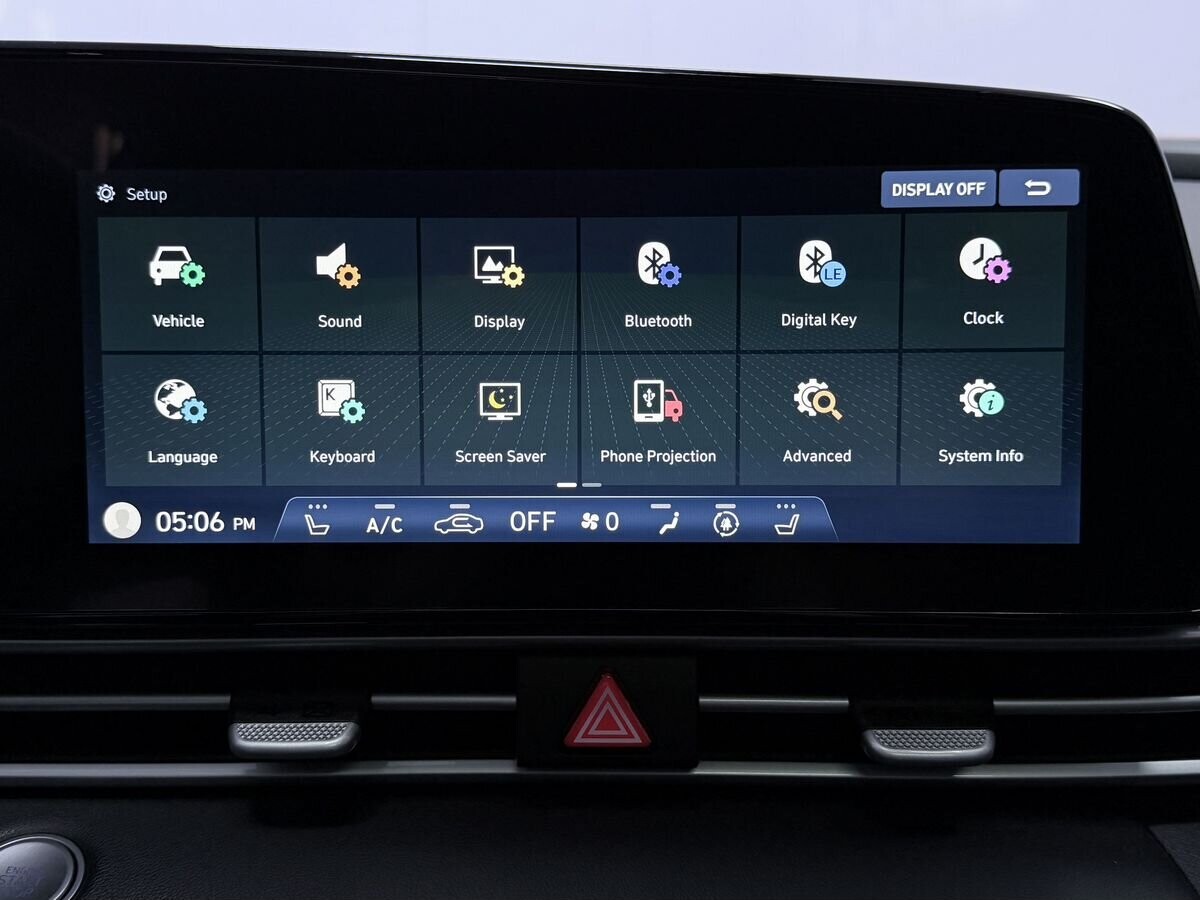 Hyundai Elantra 2022 - фото автомобиля