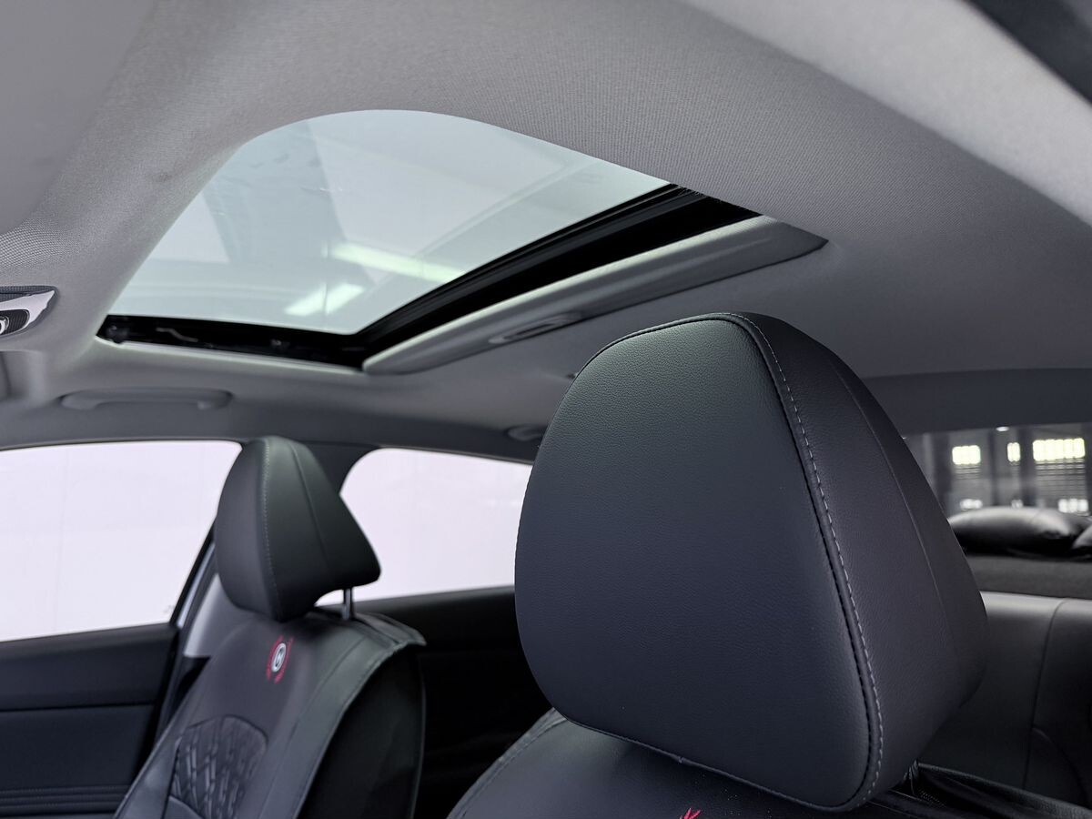 Hyundai Elantra 2022 - фото автомобиля