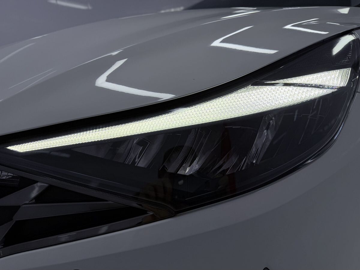 Hyundai Elantra 2022 - фото автомобиля