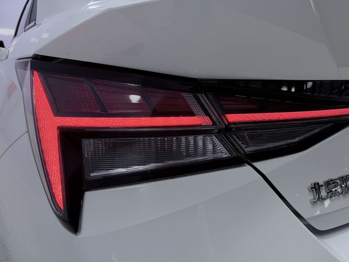 Hyundai Elantra 2022 - фото автомобиля
