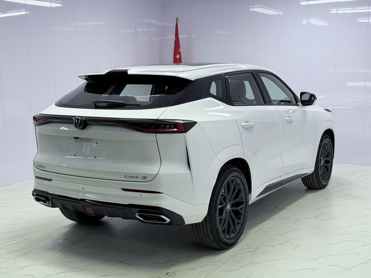 Changan UNI-Z 2026 - фото автомобиля