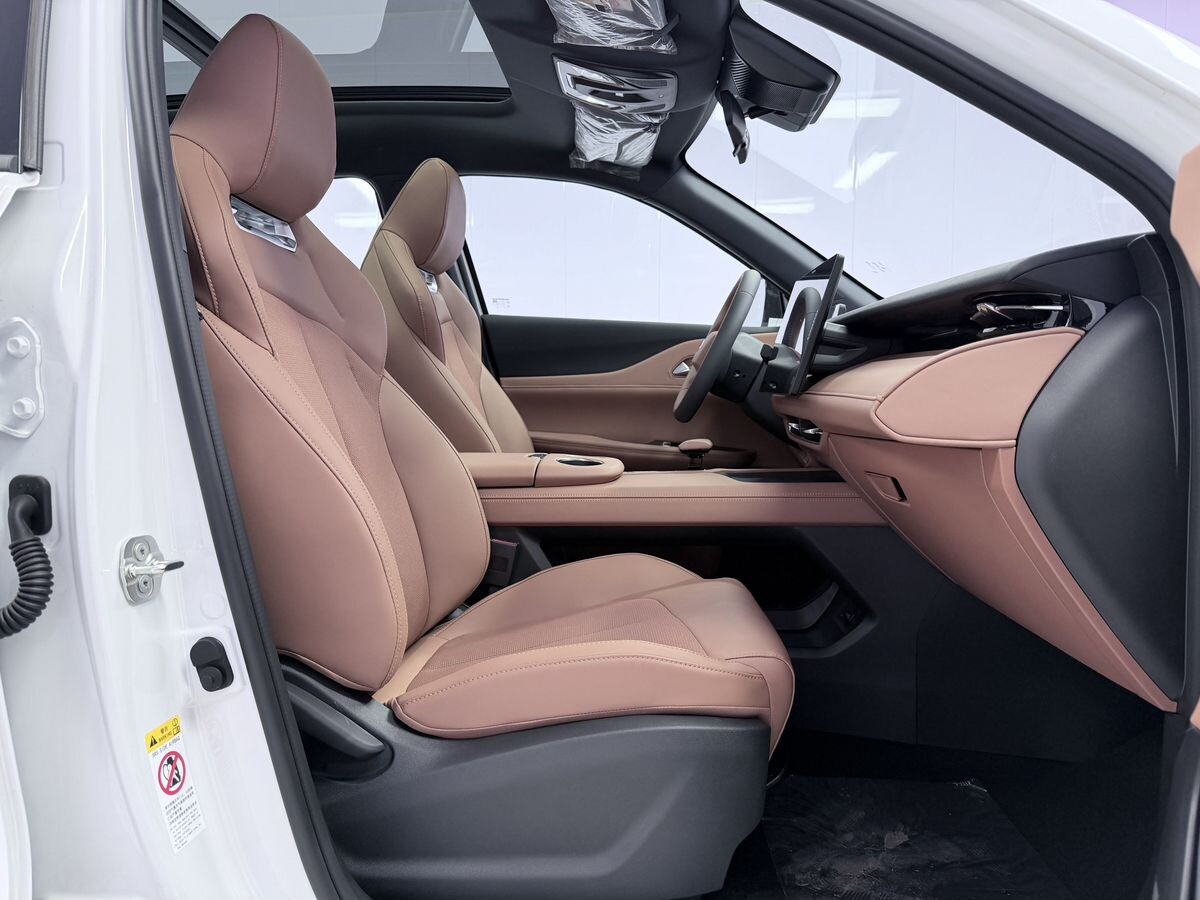 Changan UNI-Z 2026 - фото автомобиля