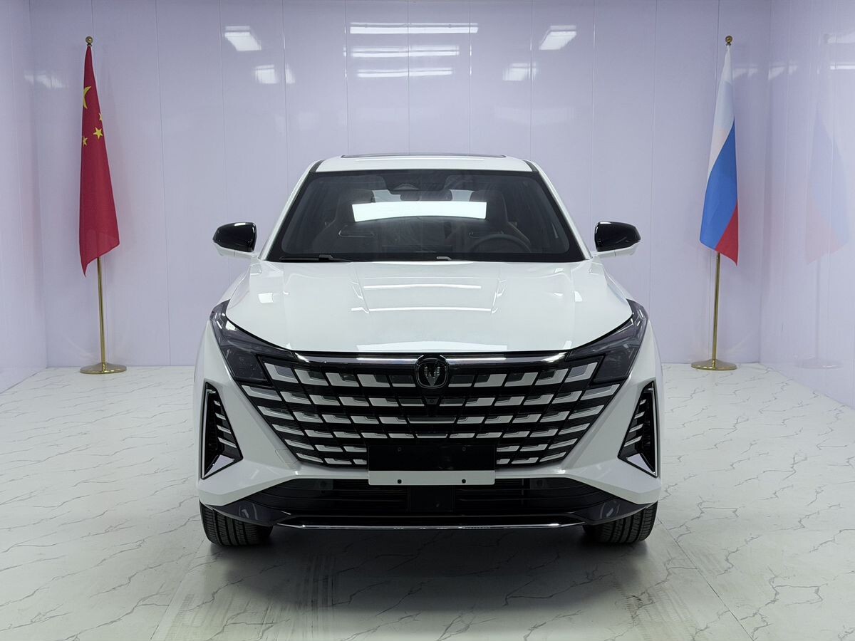 Changan UNI-Z 2026 - фото автомобиля