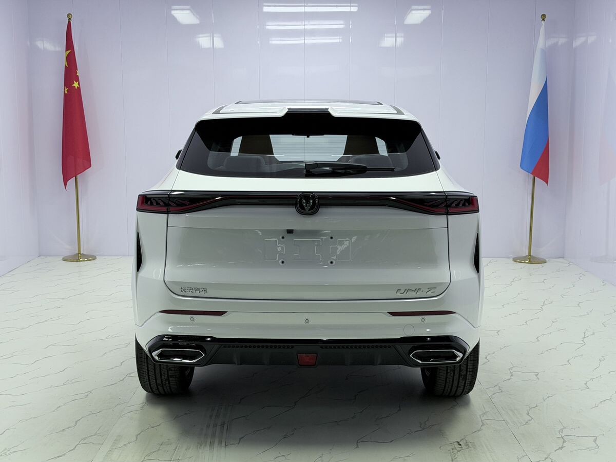 Changan UNI-Z 2026 - фото автомобиля
