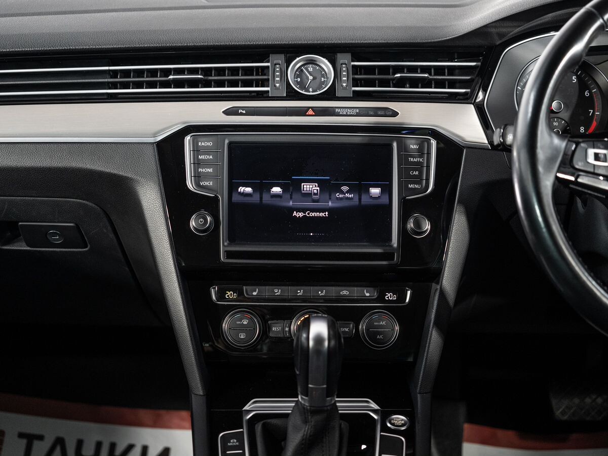 Volkswagen Passat 2016 - фото автомобиля