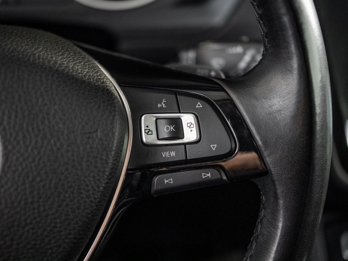 Volkswagen Tiguan 2020 - фото автомобиля
