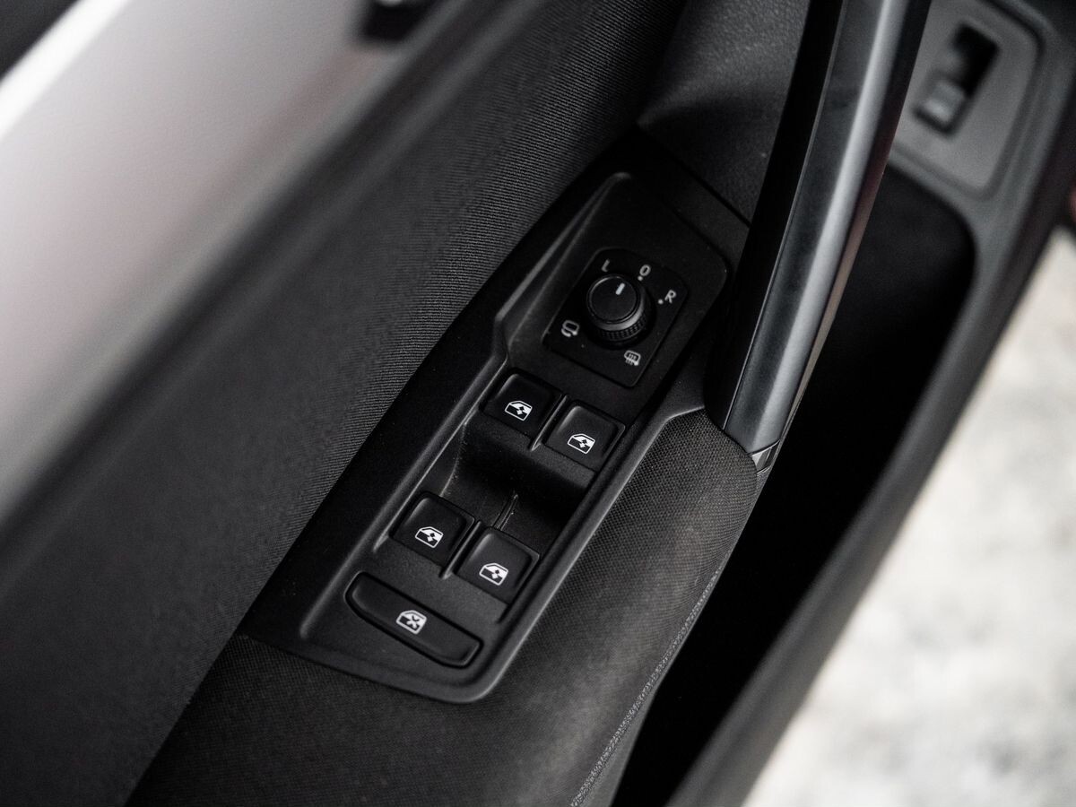 Volkswagen Tiguan 2020 - фото автомобиля