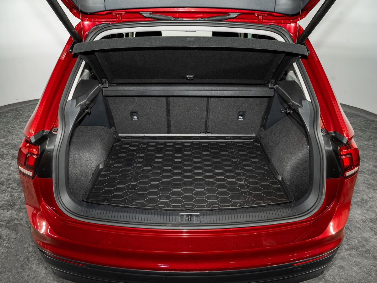 Volkswagen Tiguan 2020 - фото автомобиля