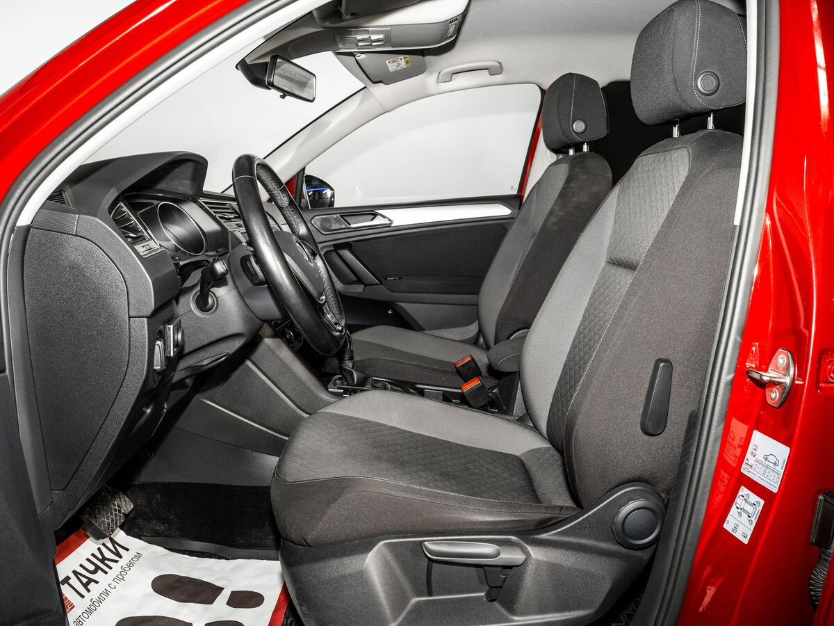 Volkswagen Tiguan 2020 - фото автомобиля