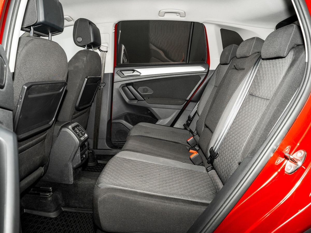 Volkswagen Tiguan 2020 - фото автомобиля