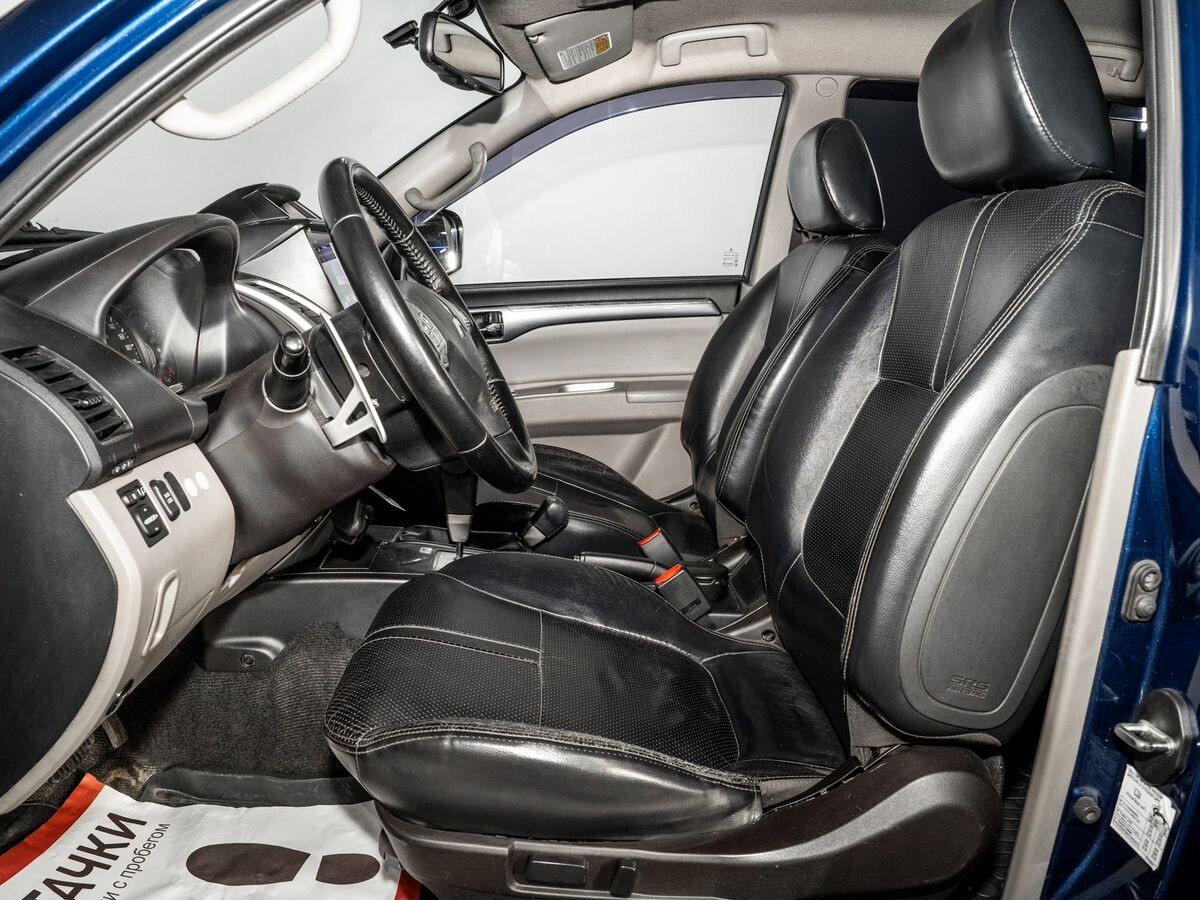 Mitsubishi Pajero Sport 2014 - фото автомобиля