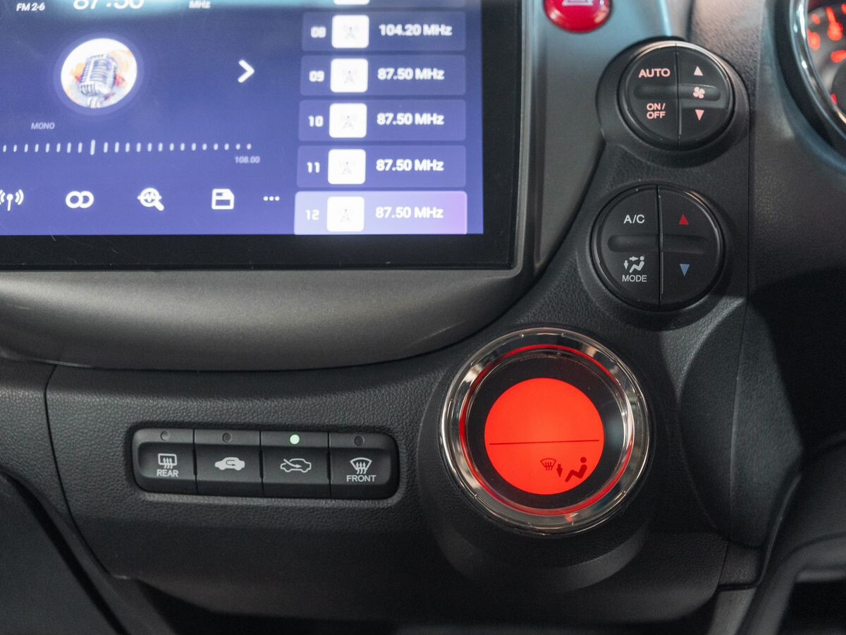 Honda Fit 2011 - фото автомобиля