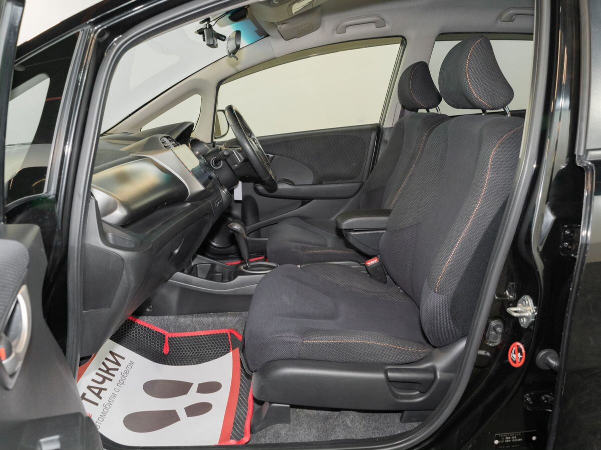 Honda Fit 2011 - фото автомобиля