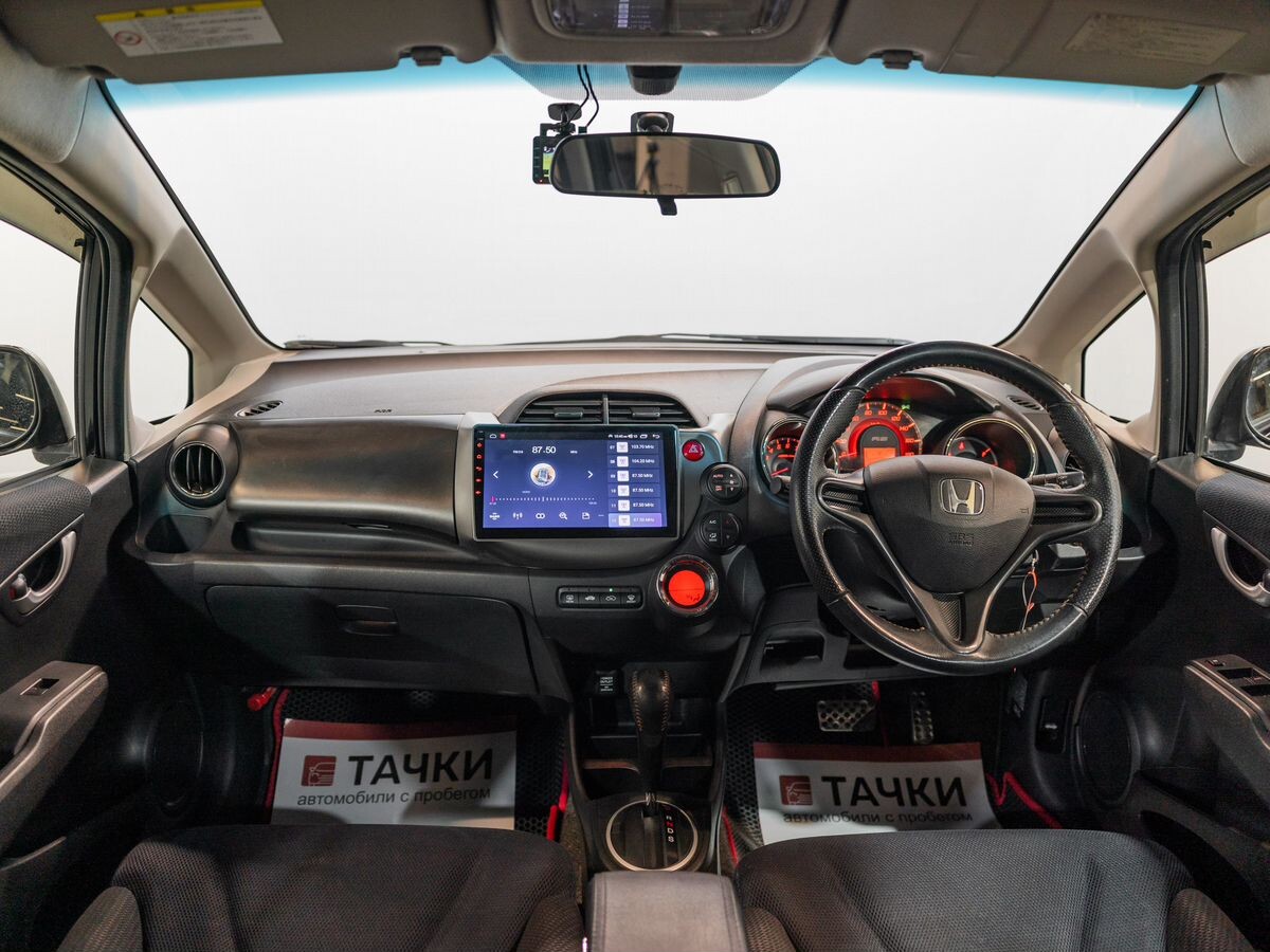 Honda Fit 2011 - фото автомобиля